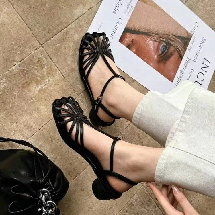 Vintage Fashion Outfit - Französische Vintage-Sandalen mit gewebtem Zehenriemen, Sommer